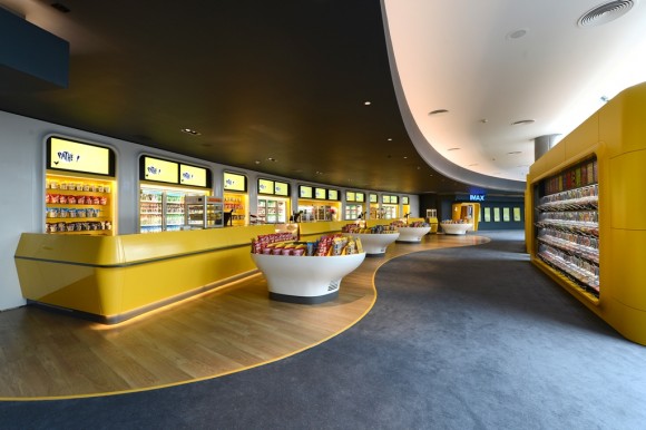 2.Pathé-Balexert_lobby.jpg